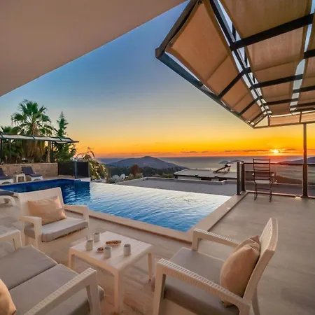 Luxury 4-bedroom Sea View With Private Pool In