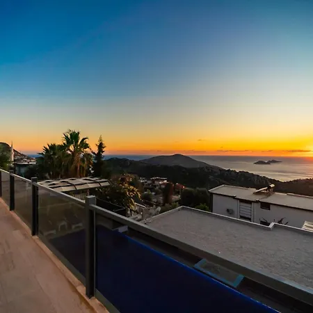 Luxury 4-bedroom Sea View With Private Pool In