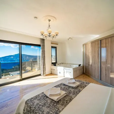 Luxury 4-bedroom Sea View With Private Pool In