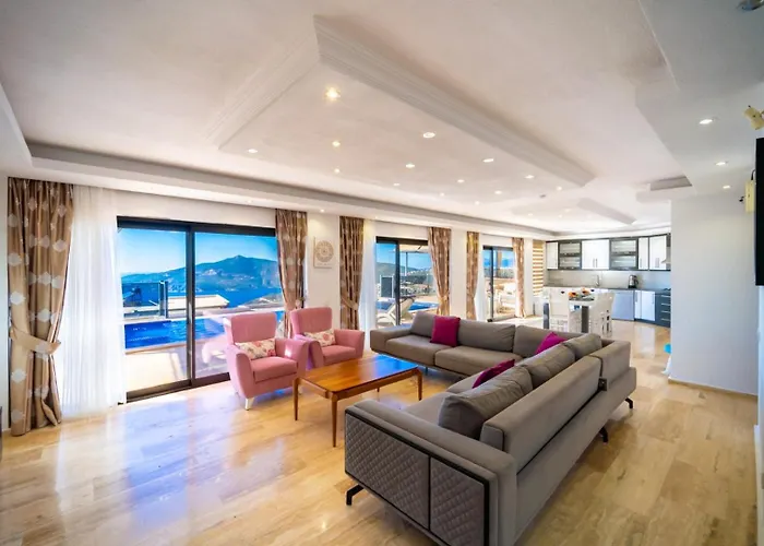 Luxury 4-bedroom Sea View With Private Pool In 칼칸
