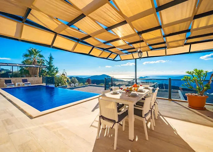 Luxury 4-bedroom Sea View With Private Pool In