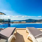 Luxury 4-bedroom Sea View With Private Pool In Villa Kalkan