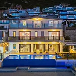Luxury 4-bedroom Sea View With Private Pool In * Kalkan