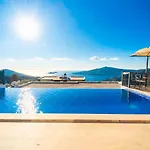 Villa Luxury 4-bedroom Sea View With Private Pool In *