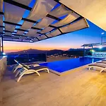 Luxury 4-bedroom Sea View With Private Pool In Villa