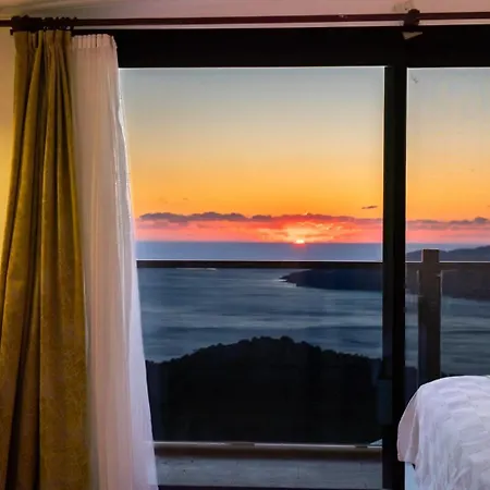 Luxury 4-bedroom Sea View With Private Pool In فيلة