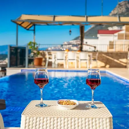 Vila Luxury 4-bedroom Sea View With Private Pool In *