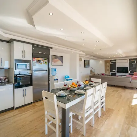فيلة Luxury 4-bedroom Sea View With Private Pool In كالكان