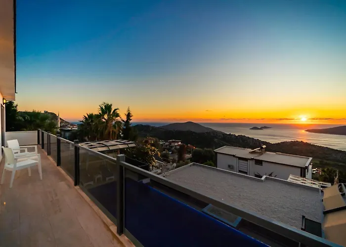 Luxury 4-bedroom Sea View With Private Pool In