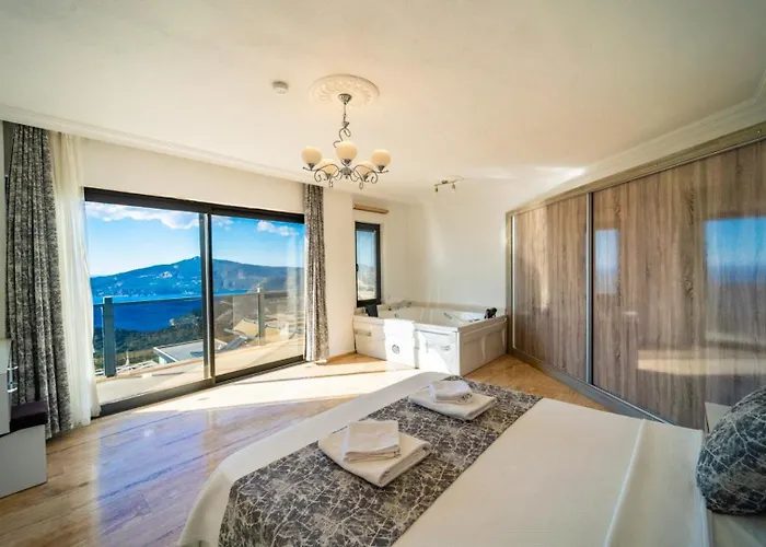 Luxury 4-bedroom Sea View With Private Pool In
