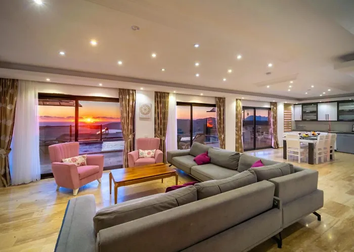 Luxury 4-bedroom Sea View With Private Pool In