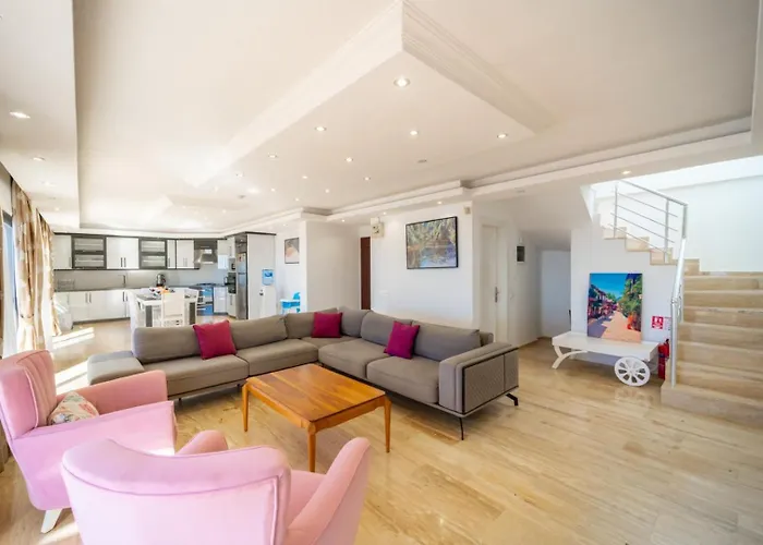 Luxury 4-bedroom Sea View With Private Pool In