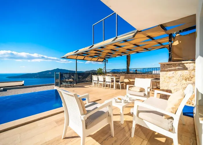 Luxury 4-bedroom Sea View With Private Pool In